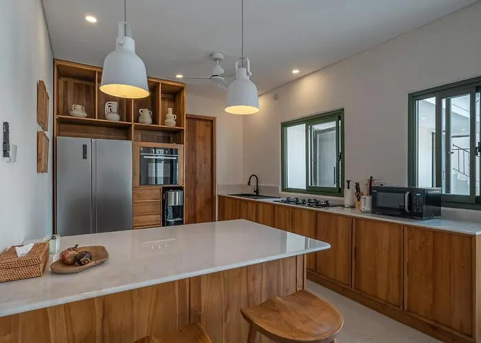 Boutique 4br With Private Pool & Balcony 别墅