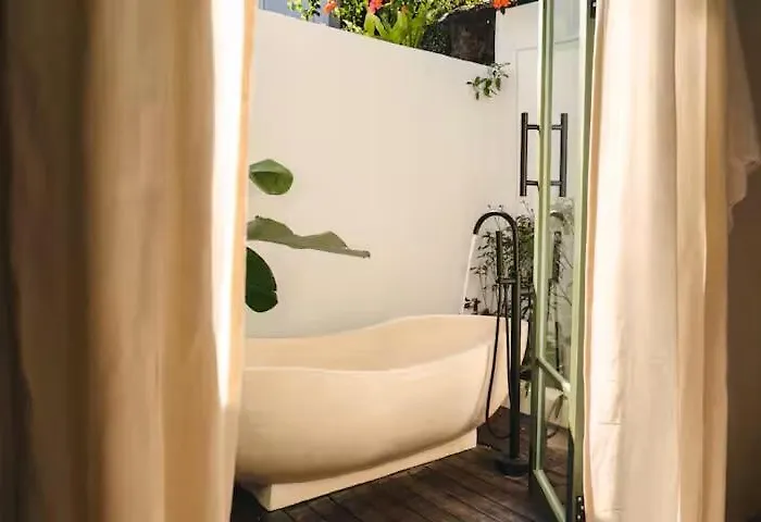 Boutique 4br With Private Pool & Balcony 别墅