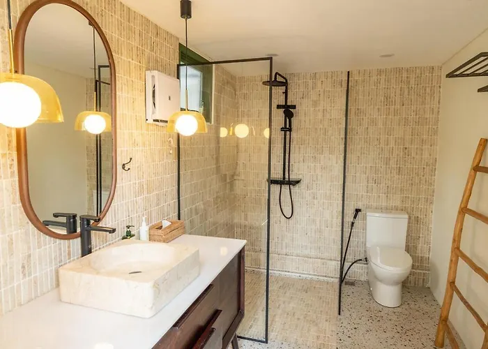 Boutique 4br With Private Pool & Balcony *