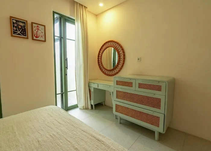 Boutique 4br With Private Pool & Balcony
