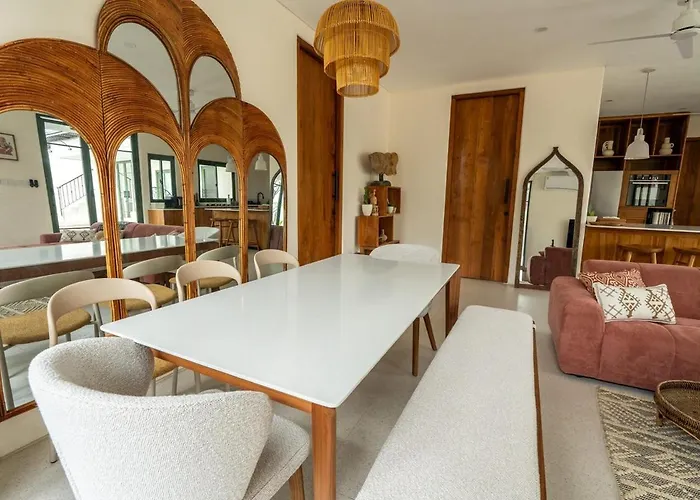 Boutique 4br With Private Pool & Balcony * Dalung (Bali)