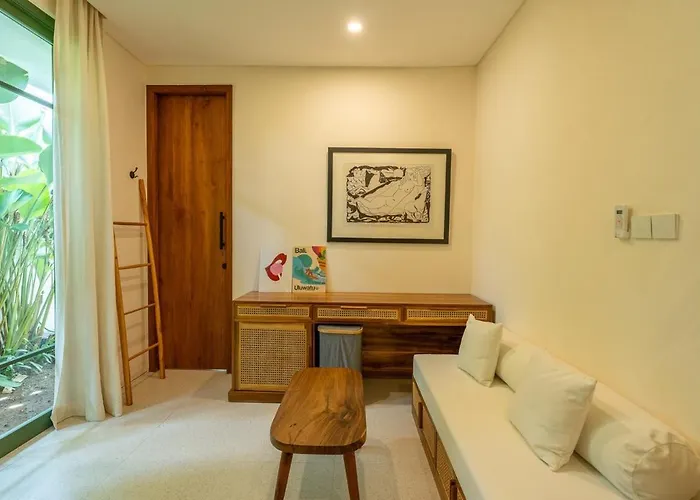 Boutique 4br With Private Pool & Balcony
