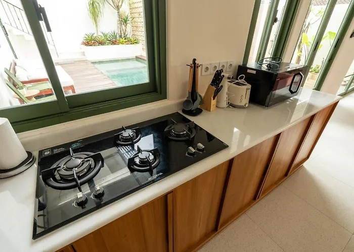 Boutique 4br With Private Pool & Balcony 别墅