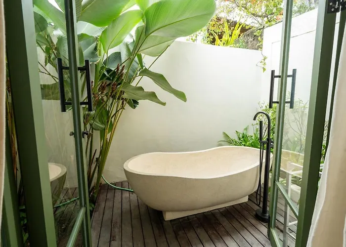 Boutique 4br With Private Pool & Balcony 别墅 *