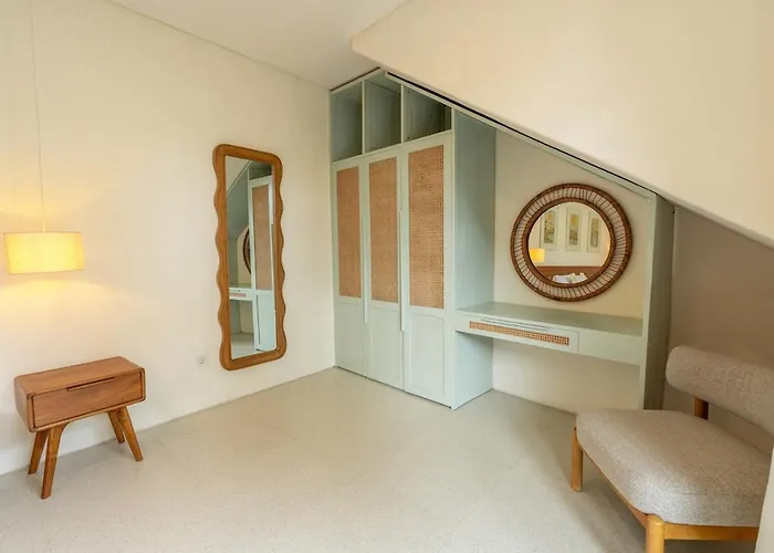 Boutique 4br With Private Pool & Balcony